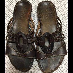 Brown Clarks Artesian Sandals